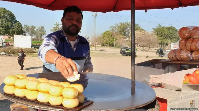 ਰੇਹੜੀ ਵਾਲਾ, ਅਟਾਰੀ, ਵਾਹਘਾ, ਭਾਰਤ ਪਾਕਿਸਤਾਨ ਵਪਾਰ, ਪੁਲਵਾਮਾ