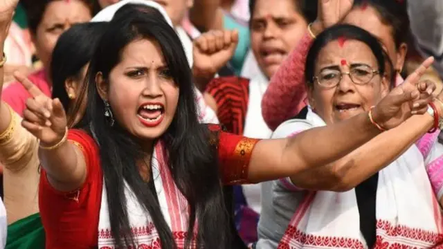 குடியுரிமை திருத்த சட்டம்: 3 கோடி குடும்பங்களை நாட பாஜக முடிவு