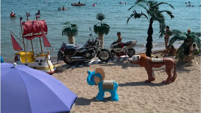 ক্রাইমিয়া রাশিয়ার পর্যটকদের কাছে খুবই জনপ্রিয়।