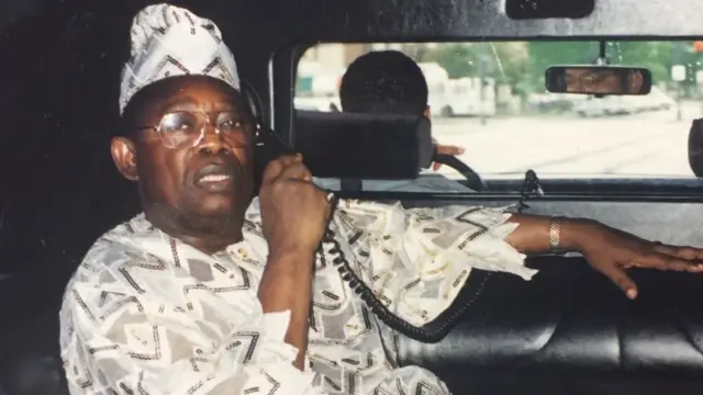 Olóògbé MKO Abíọ́lá