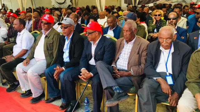 ተጋዳላይ ስብሓት ነጋ ምስ ብጾቱ