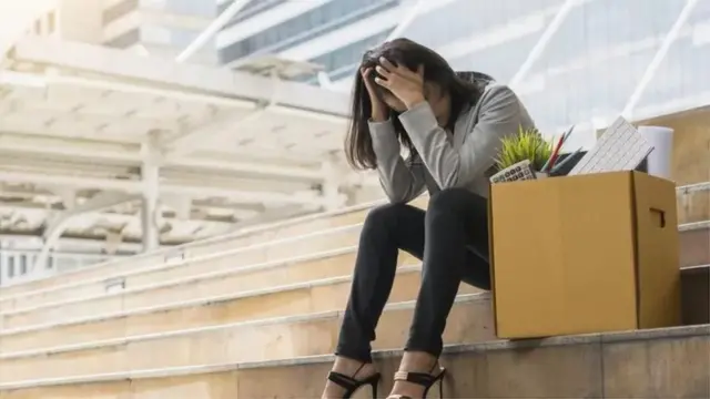 આજના યુવાનોની આશાઓ અને આકાંક્ષાઓ બહુ વધારે છે, તેમના મોટું ઘર ખરીદવાના સપના છે, પરંતુ, અર્થવ્યવસ્થા ખૂબ જ ઝડપથી બદલાઈ રહી છે