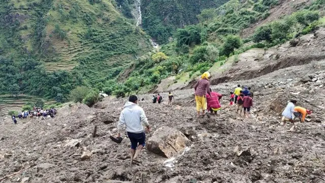 बझाङ पहिरो