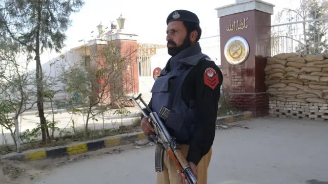 کوټه کې پولیس پر روزنیز مرکز برید