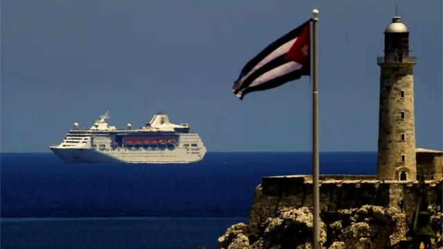 Crucero acercándose a Cuba