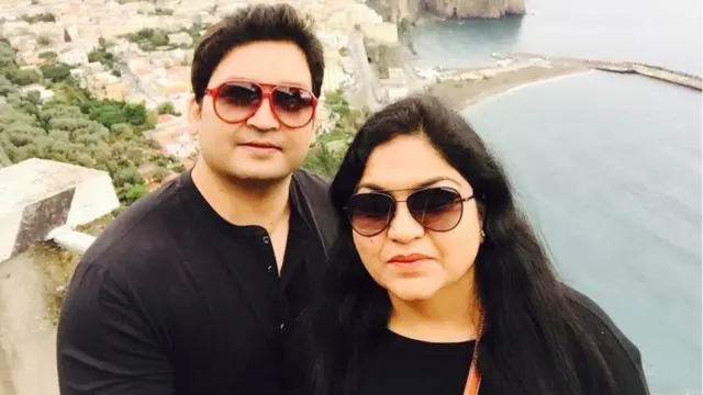 अभिषेक झा के साथ पूजा सिंघल