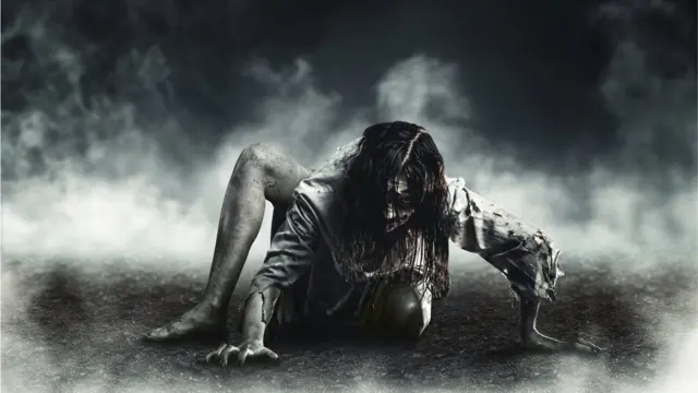 Vыlezaющiй iz mogilы mertvec