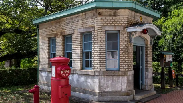 В Токио вам не придется долго разыскивать полицию - маленькие кобаны здесь чуть ли не на каждом шагу