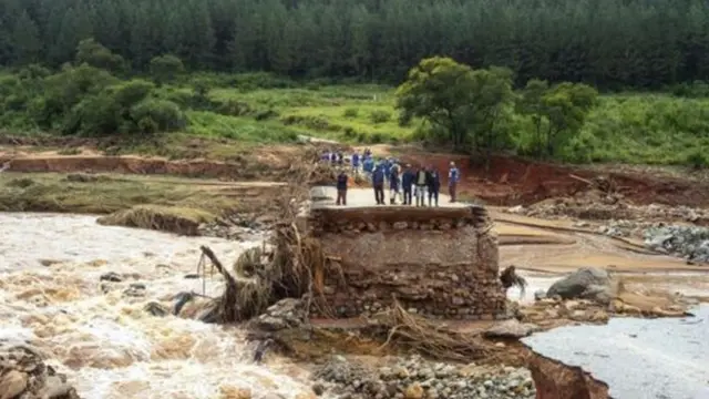 பேரழிவை உண்டாக்கிய இடாய் சூறாவளி:1000 பேருக்கு மேல் உயிரிழப்பு?