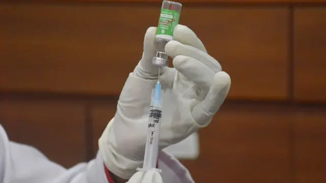 বাংলাদেশে করোনাভাইরাস টিকা দেয়া শুরু হচ্ছে বুধবার থেকে