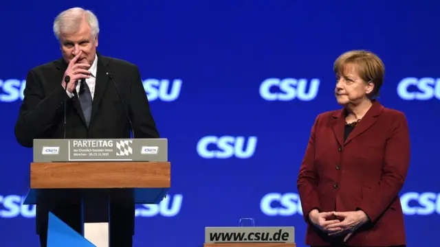 Seehofer y Merkel.