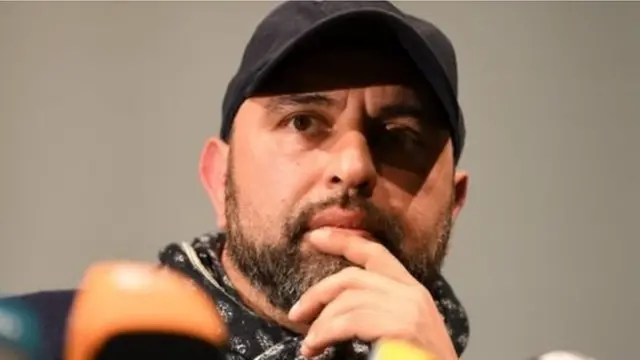 दिग्दर्शक