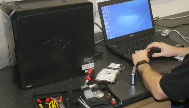 полиция, компьютер