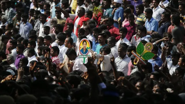 जयललिता की अंतिम यात्रा