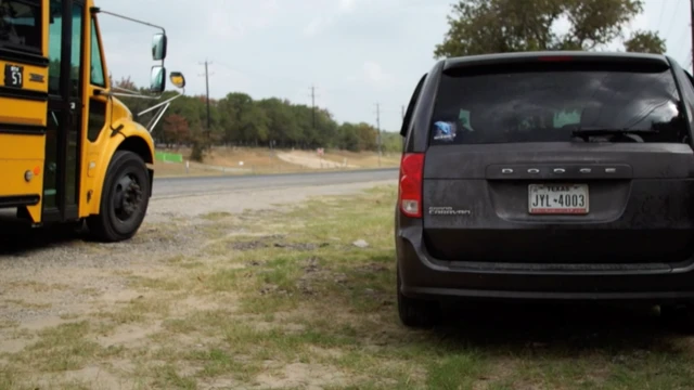 โรงเรียนเขตเซาธ์ไซด์อินดิเพนเดนต์จัดรถโรงเรียนติดสัญญาณ WiFi กว่า 10 คัน ไปบริการนักเรียนตามจุดต่าง ๆ