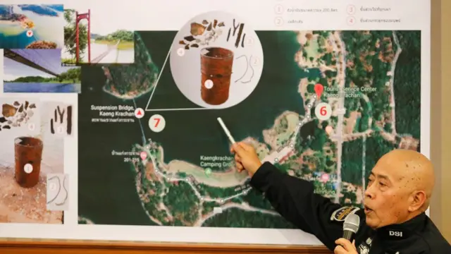 รองอธิบดีดีเอสไออธิบายจุดที่พบกระดูกของบิลลี่ในถังน้ำมันใต้อ่างเก็บน้ำเขื่อนแก่งกระจาน