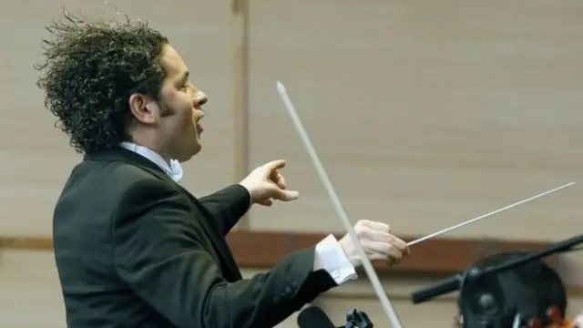 Nhạc trưởng nổi tiếng Gustavo Dudamel