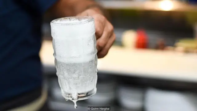 羅伊："我不會說雲杉啤酒能治病，但可以肯定的是，很多冬天來這裏的人說他們之所以沒有感冒，都是因為喝了雲杉啤酒"