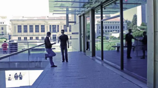 Фото двох чоловіків