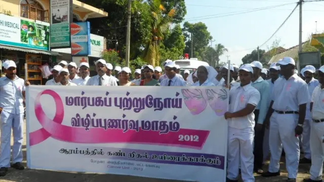 மார்பக புற்று நோய் பற்றி மருத்துவர்களினால் விழிப்புணர்வு பணிகள் முன்னெடுக்கப்படுகின்றன.