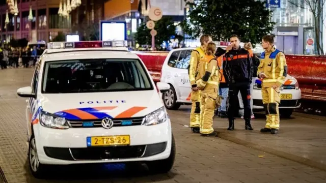 Police in the Grote Marktstraat in The Hagu