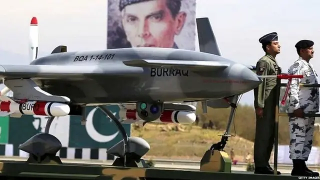 2015ની સૈન્ય પરેડ દરમિયાન પાકિસ્તાનના બુર્રાક ડ્રોનનો ડિસપ્લે