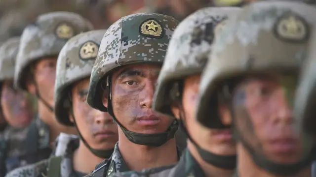 चीनी सैनिक