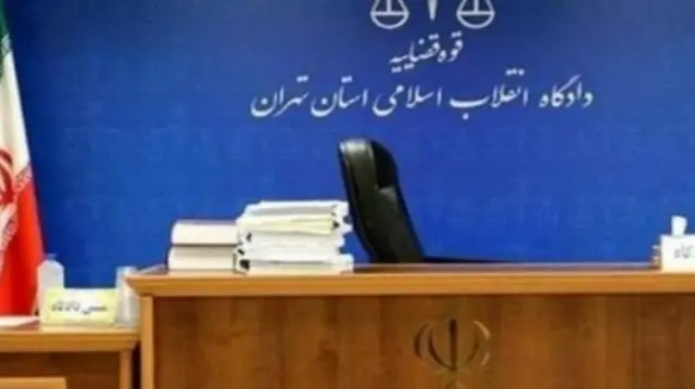 در طی این دو سال پای بسیاری از مقام‌های دولتی و حکومتی، مدیران نهادها، سازمان‌ها و موسسه‌ها به این دادگاه‌ها باز شد