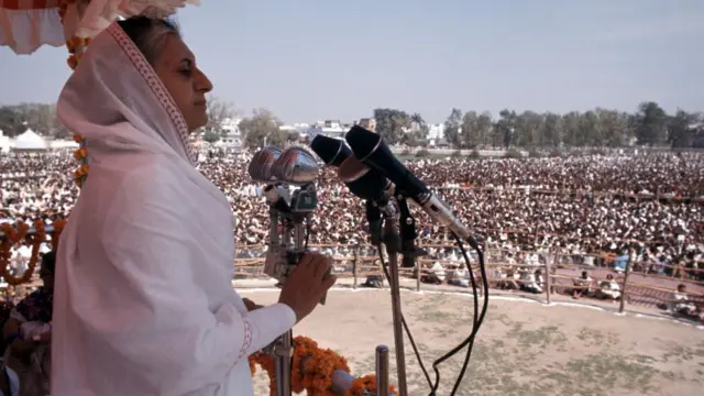 इंदिरा गांधी