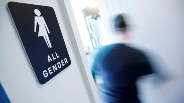 Un baño de uso para todo público