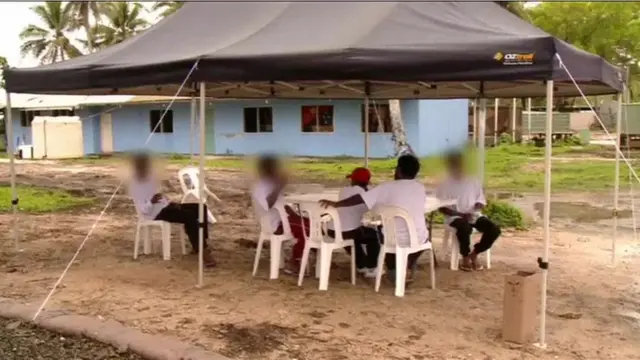 مركز الاحتجاز بجزيرة مانوس