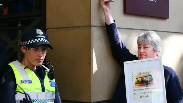 Kardinal Pell, Australia, Katolik