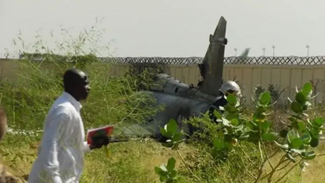 L'avion est tombé dans un espace vide juste à côté du mur de l'aéroport de N'Djamena.