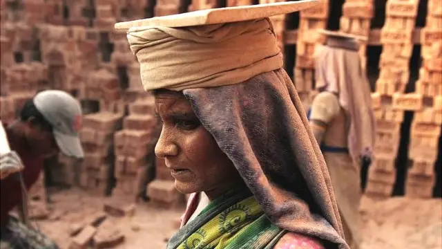 महिला