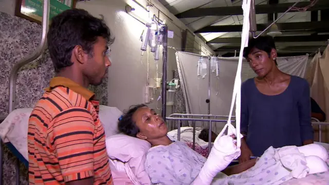 ซาเบกูร์ เล่าให้บีบีซีฟัง "พวกเราถูกไล่ยิง และพวกเขาก็ฝังกับระเบิดเอาไว้"