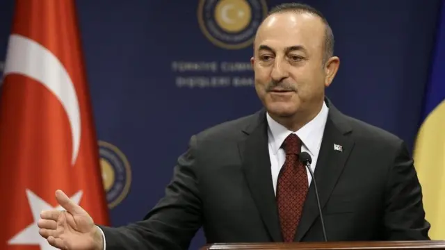 Wasiirka arrimaha dibadda Turkiga Mevlut Cavusoglu