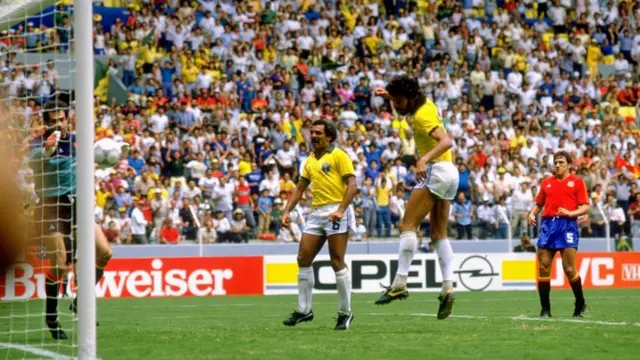 सॉक्रेटीज़ का हेडर