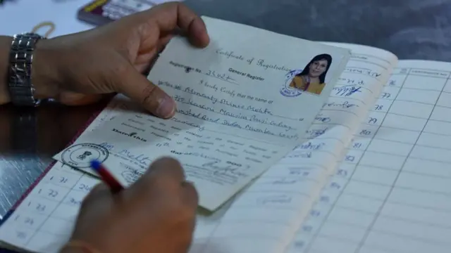 நாடாளுமன்றத்திற்கும் சட்டமன்றத்திற்கும் ஒரே நேரத்தில் தேர்தல் சாத்தியமா?