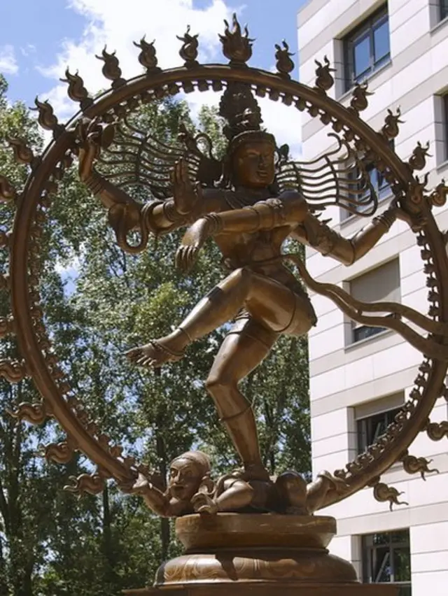 ஐரோப்பிய அணு ஆராய்ச்சி மையத்தில் நடராஜர் சிலை