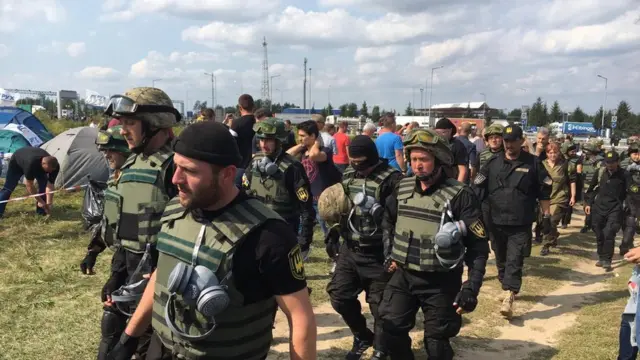 Бійці батальйону "Донбас" з мітингу відправились на станцію Мостиську зустрічати Саакашвілі