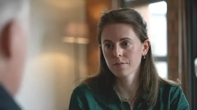 La journaliste Octavia Sheepshanks affirme qu'il y a eu un "énorme déluge" d'images générées par l'IA.