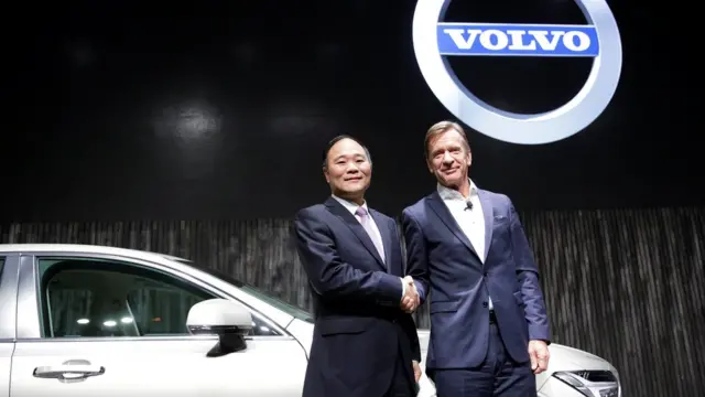 沃尔沃汽车总裁兼首席执行官霍坎·萨穆埃尔松和浙江吉利控股公司董事长李书福。