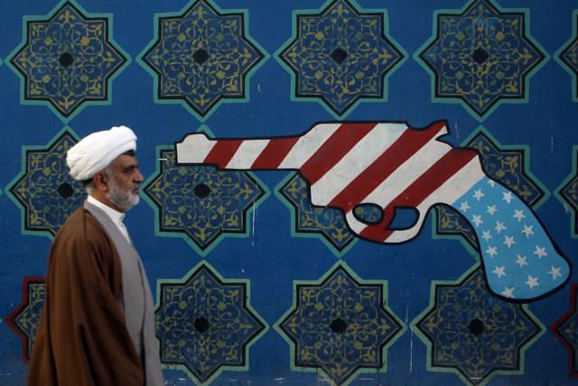 "Опозиція має об'єднати іранців", - вважає аналітик Араш Азізі