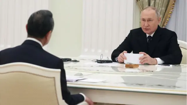 व्लादिमीर पुतिन और वांग यी