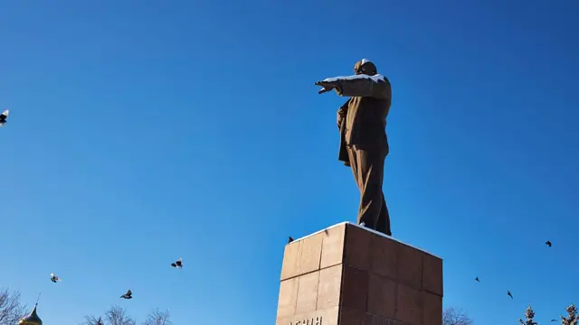 памятник Ленину