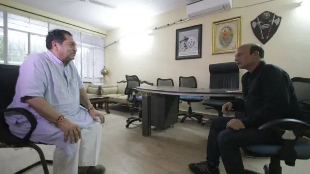 ઇંદ્રેશકુમાર અને બીબીસી સંવાદદાત ઝુબેર અહમદ