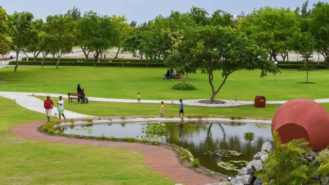 Мальдіви штучний острів Хулхумале