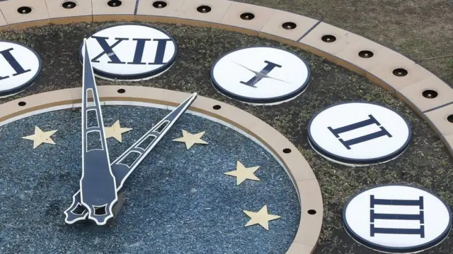 Квітковий годинник на Майдан Незалежності в Києві