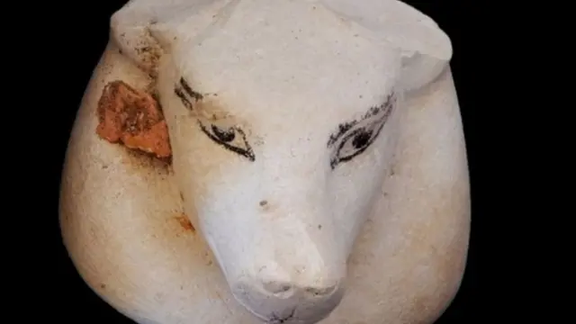 மதிப்பு மிக்க கலைப்பொருள்கள்