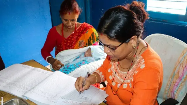 महिला स्वास्थ्यकर्मी